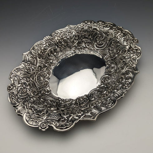 1900 British antique sterling silver bowl embossed 217g William Comyns